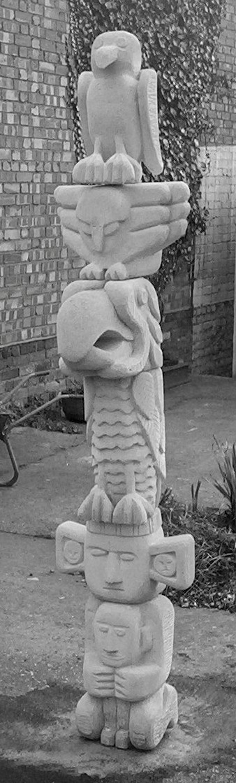 Totem Pole 1 - sculpture by John Exell